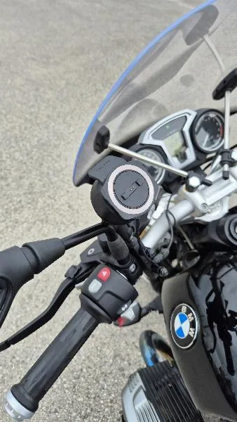R NineT
