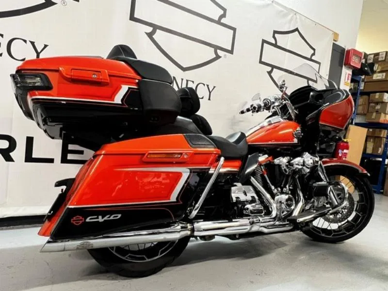 TOURING ROAD GLIDE 1923 CVO