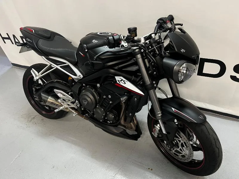 STREET TRIPLE 765 RS