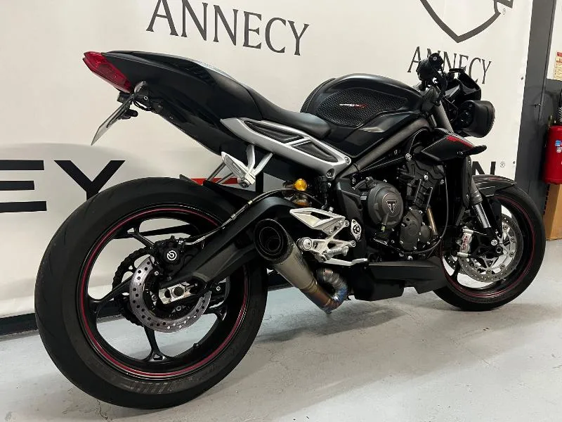 STREET TRIPLE 765 RS