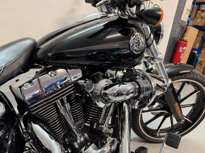 SOFTAIL BREAKOUT 1690