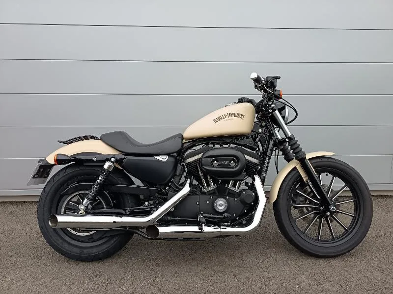 SPORTSTER IRON 883