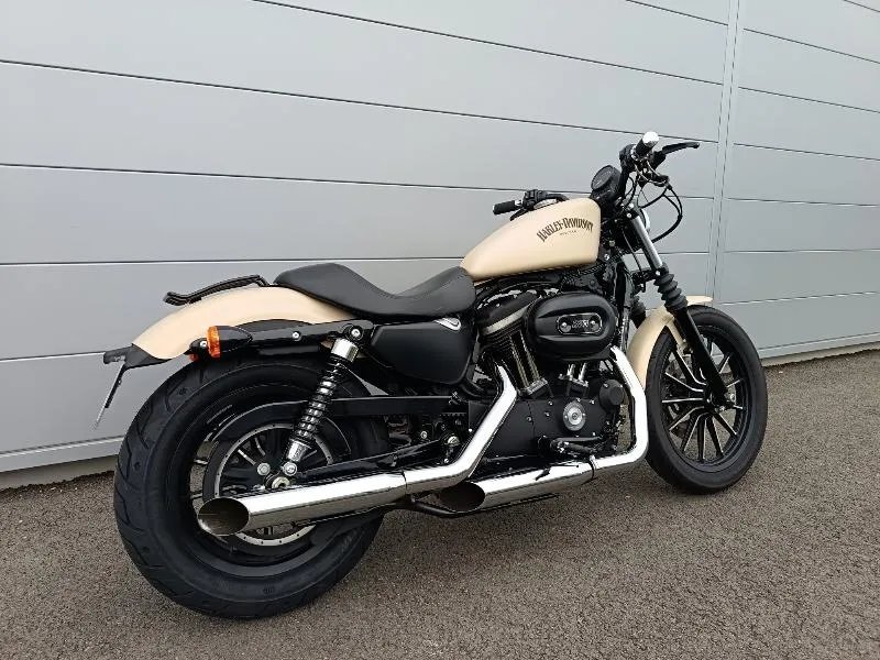 SPORTSTER IRON 883