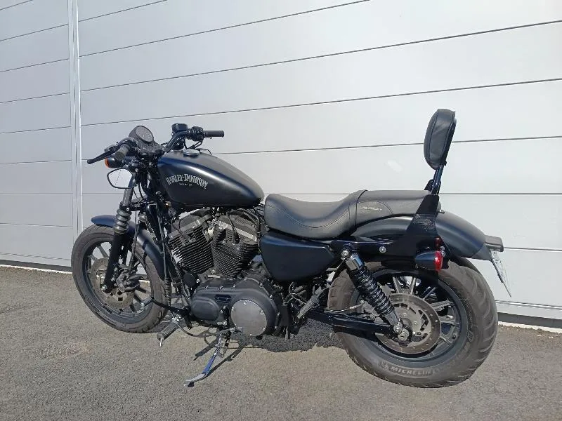 SPORTSTER IRON 883