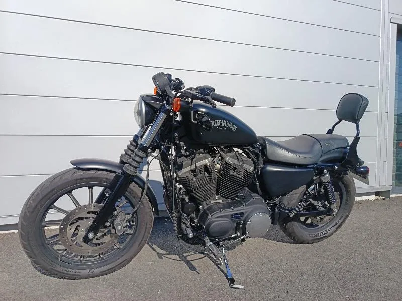 SPORTSTER IRON 883
