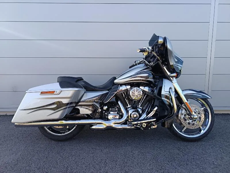 TOURING STREET GLIDE 1800 CVO