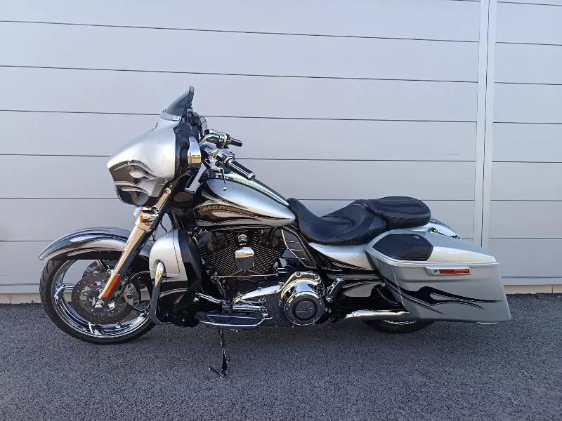 TOURING STREET GLIDE 1800 CVO