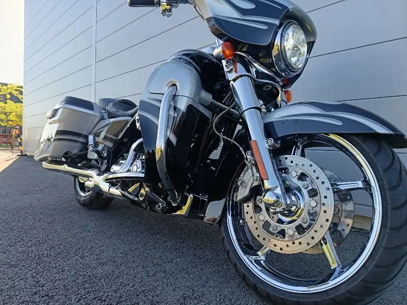 TOURING STREET GLIDE 1800 CVO