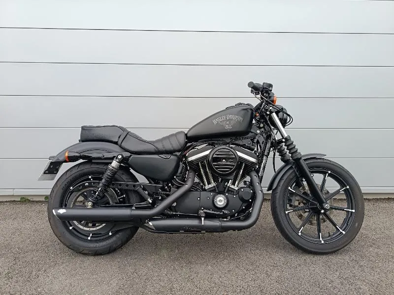 SPORTSTER IRON 883