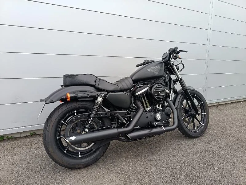 SPORTSTER IRON 883