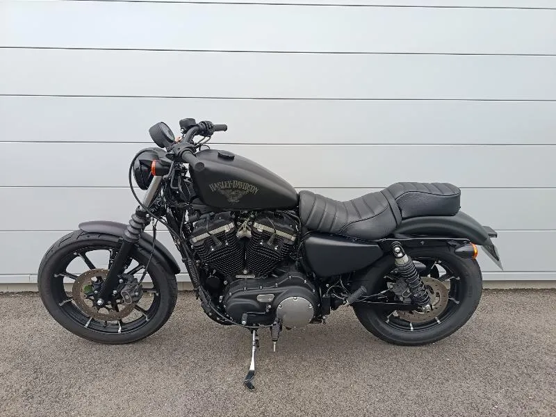 SPORTSTER IRON 883