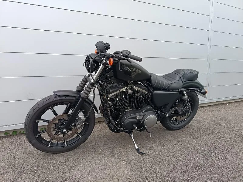 SPORTSTER IRON 883