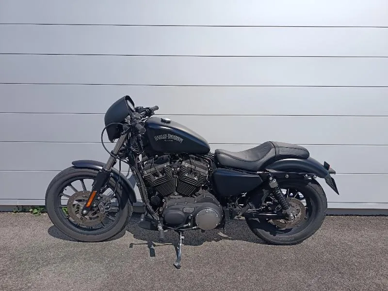 SPORTSTER IRON 883