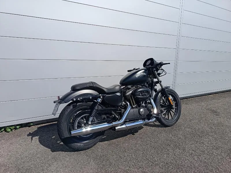 SPORTSTER IRON 883