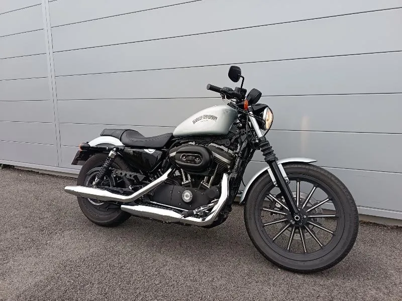 SPORTSTER IRON 883
