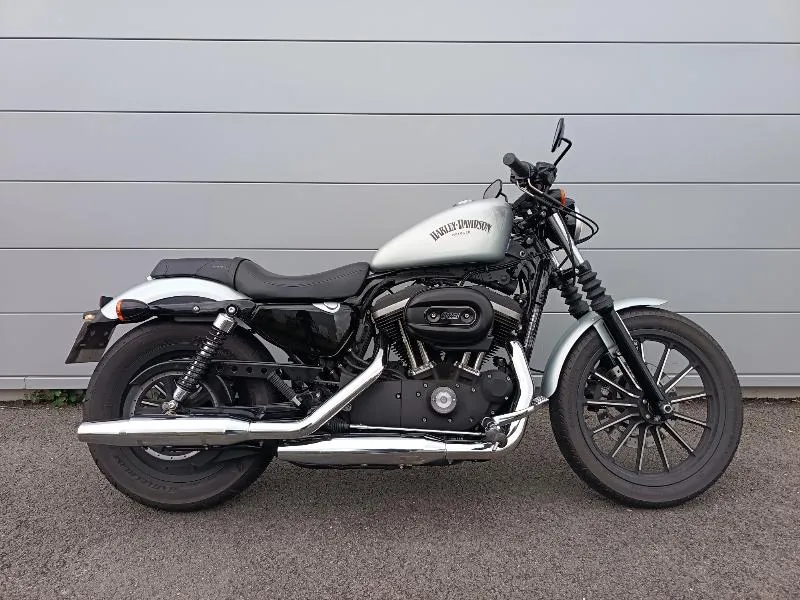 SPORTSTER IRON 883