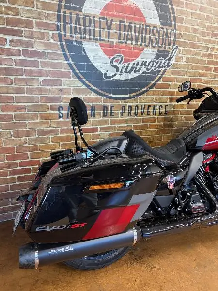 TOURING ROAD GLIDE 1977 CVO ST