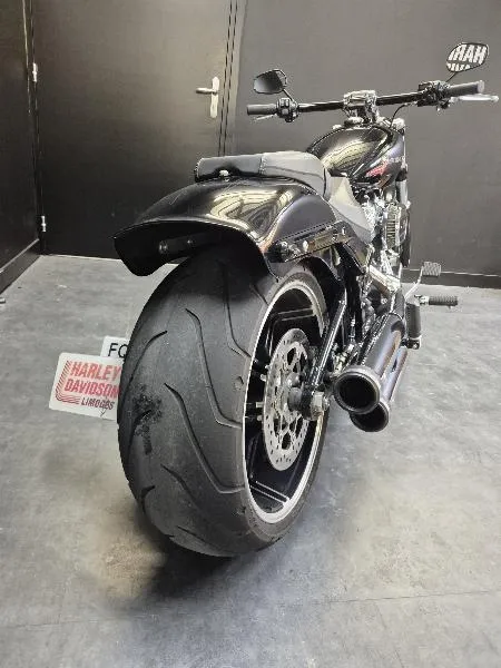 SOFTAIL BREAKOUT 1868