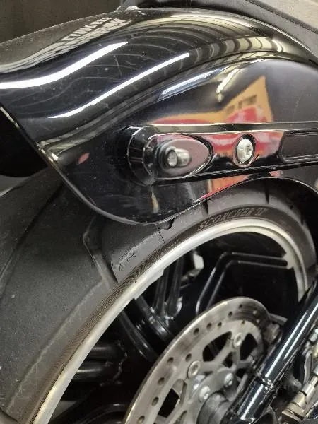 SOFTAIL BREAKOUT 1868