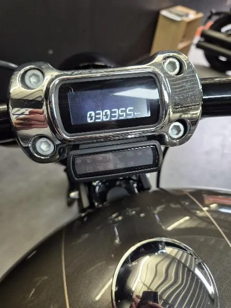 SOFTAIL BREAKOUT 1868