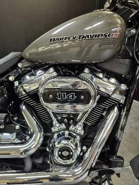 SOFTAIL BREAKOUT 1868