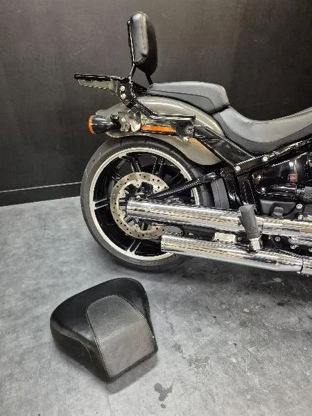 SOFTAIL BREAKOUT 1868