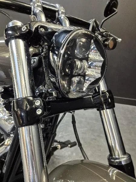 SOFTAIL BREAKOUT 1868