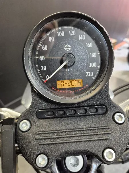 SPORTSTER SUPERLOW 883 