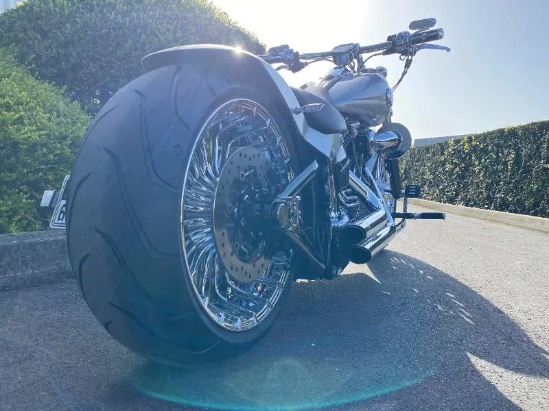 SOFTAIL BREAKOUT 1690