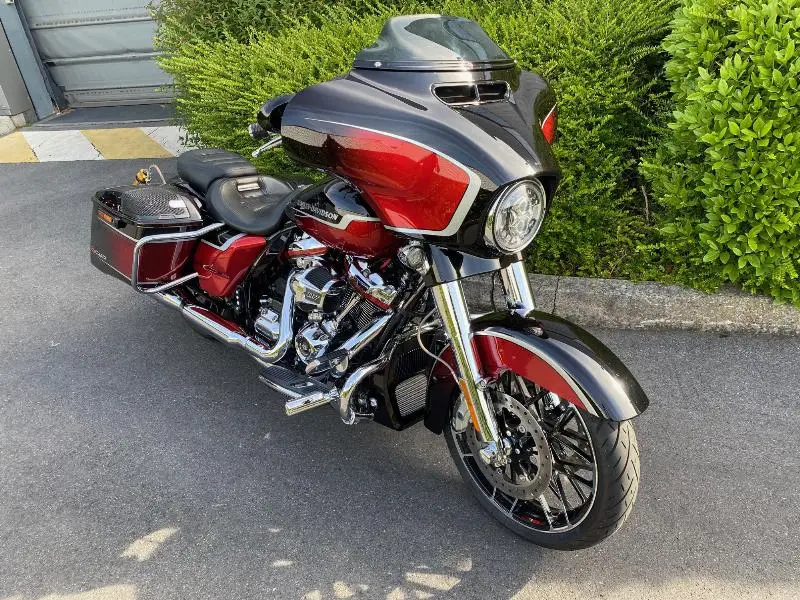 TOURING STREET GLIDE 1923 CVO 