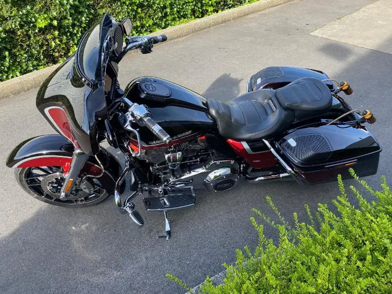 TOURING STREET GLIDE 1923 CVO 