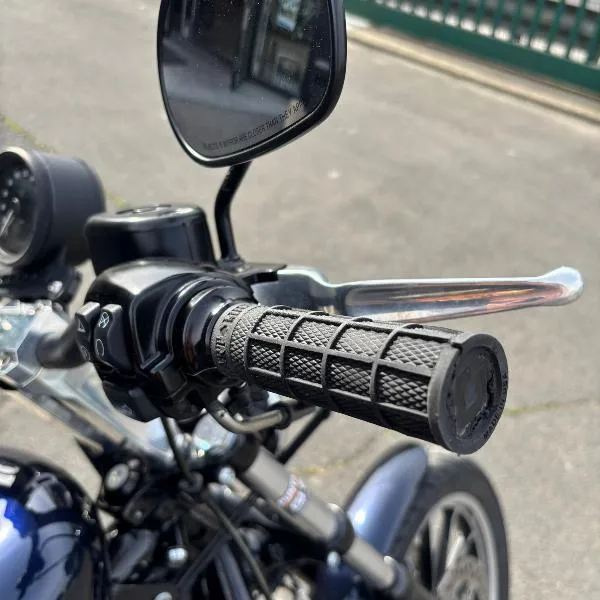 SPORTSTER 883 R