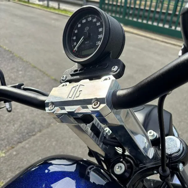 SPORTSTER 883 R