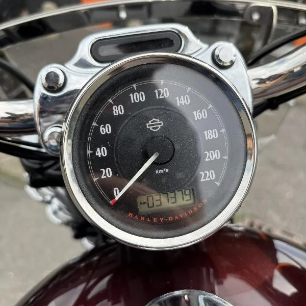 SPORTSTER CUSTOM 1200