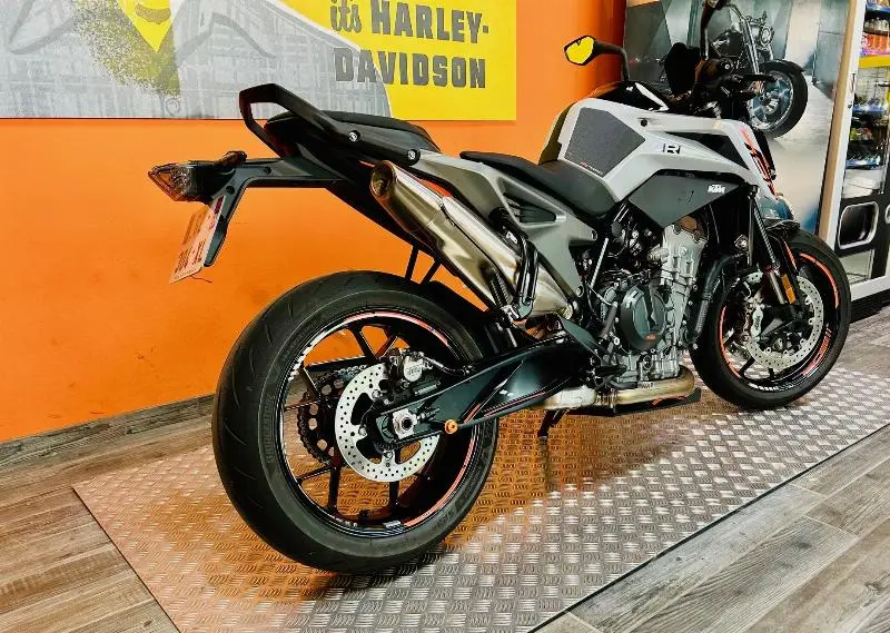 790 DUKE L