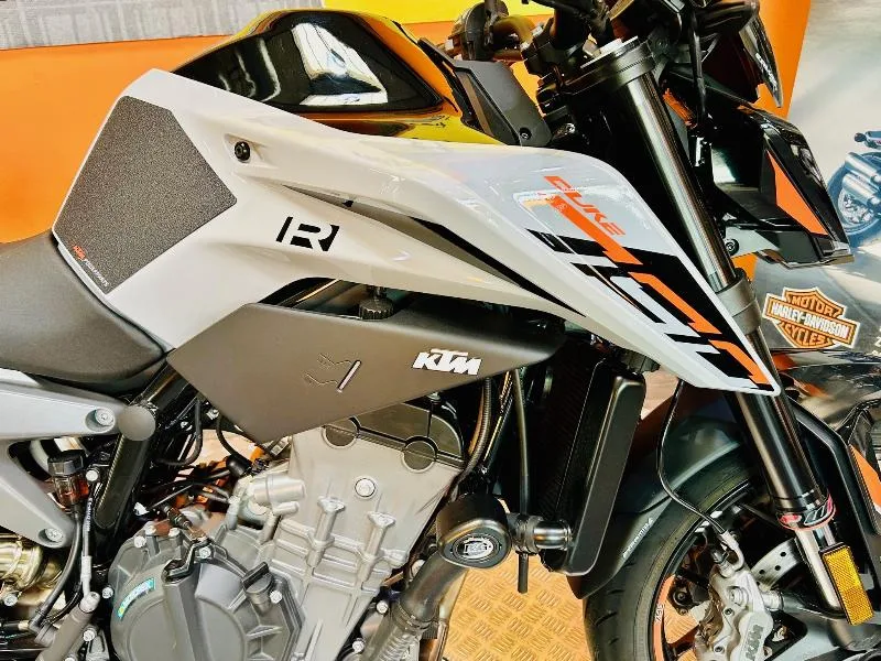 790 DUKE L