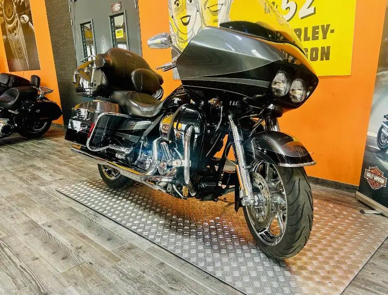 TOURING ROAD GLIDE 1800 ULTRA CVO