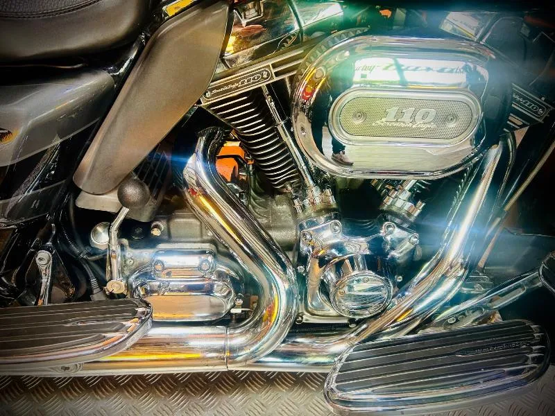 TOURING ROAD GLIDE 1800 ULTRA CVO
