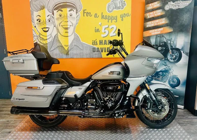 TOURING ROAD GLIDE 1923 CVO