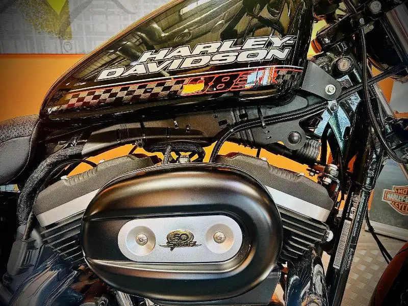 SPORTSTER 883 R