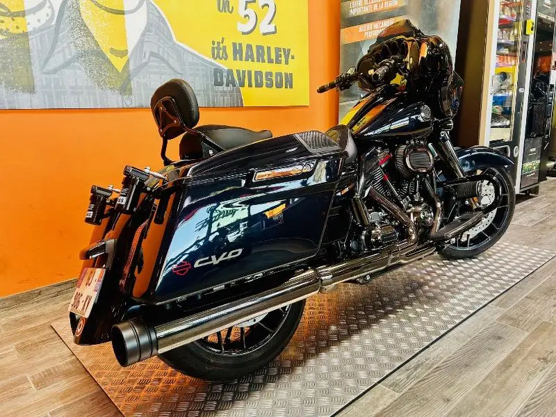 TOURING STREET GLIDE 1923 CVO 