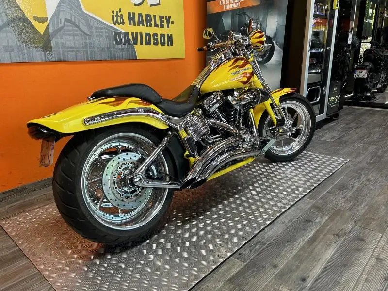 SOFTAIL SPRINGER 1800 CVO