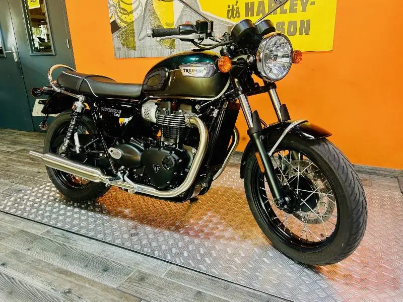 Bonneville T100