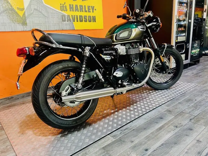 Bonneville T100