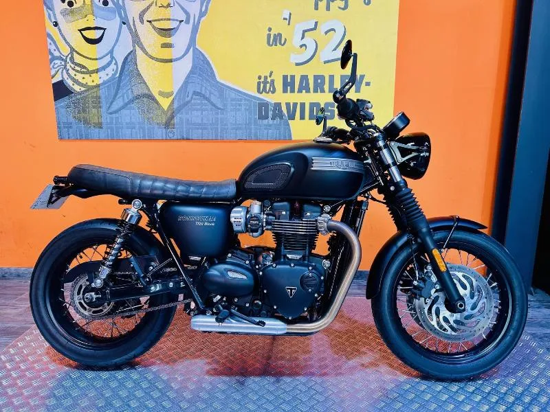 Bonneville T120 Black