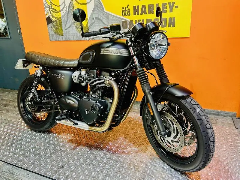 Bonneville T120 Black