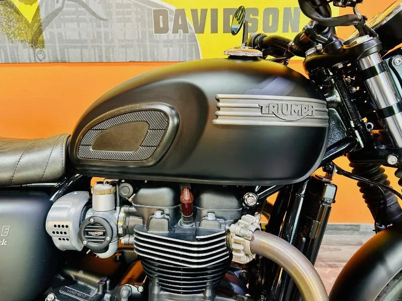 Bonneville T120 Black