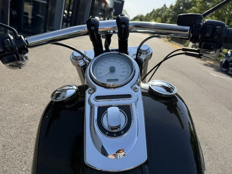 DYNA FAT BOB 1584