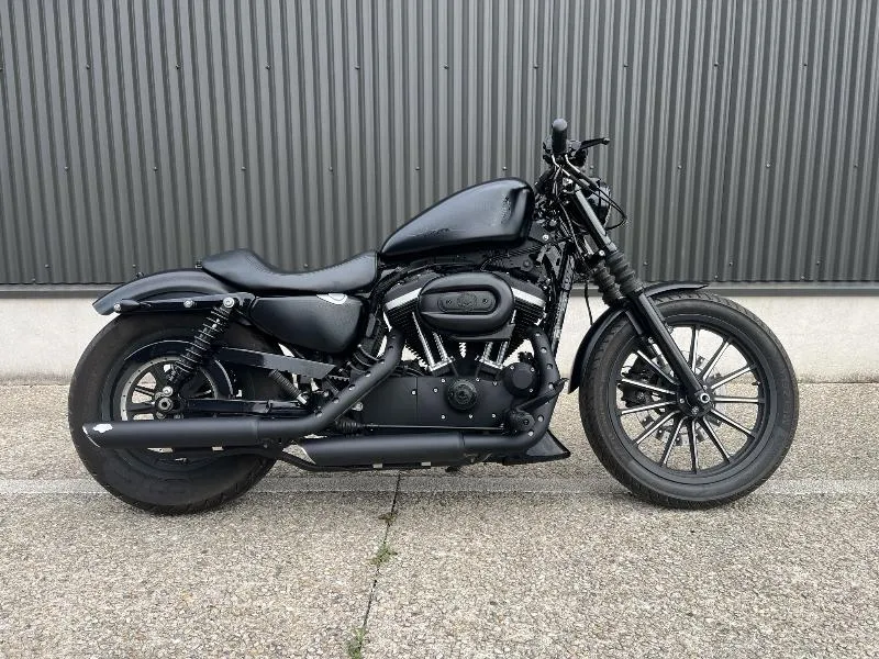 SPORTSTER IRON 883