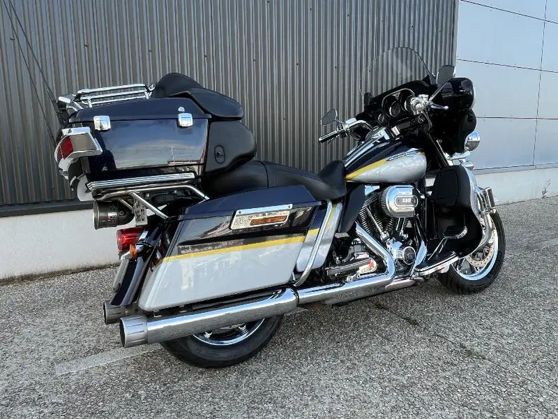 TOURING ELECTRA GLIDE 1800 ULTRA CLASSIC CVO 105th ANNIVERSAIRE
